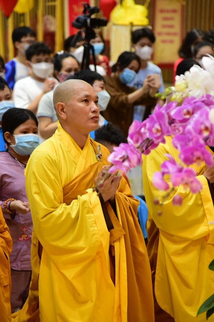 Monks and Buddhists wish a Happy Tet Most Thich Chan Tinh