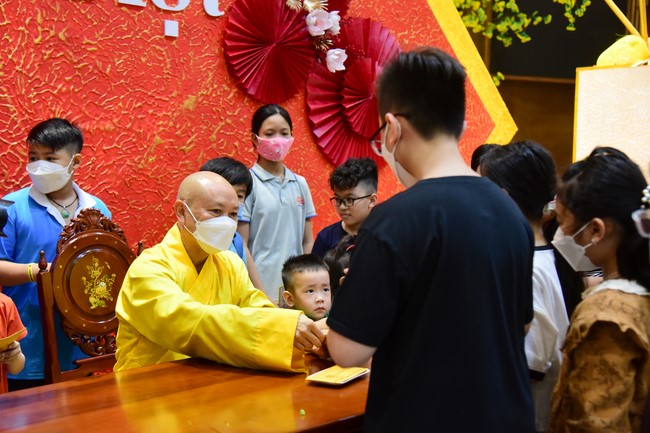 Monks and Buddhists wish a Happy Tet Most Thich Chan Tinh
