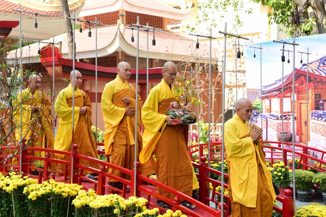 Monks and Buddhists wish a Happy Tet Most Thich Chan Tinh