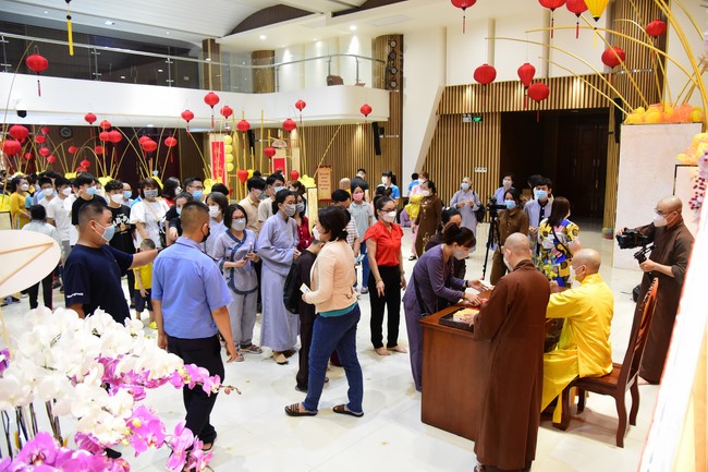 Monks and Buddhists wish a Happy Tet Most Thich Chan Tinh