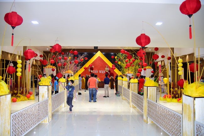 Monks and Buddhists wish a Happy Tet Most Thich Chan Tinh