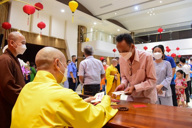 Monks and Buddhists wish a Happy Tet Most Thich Chan Tinh