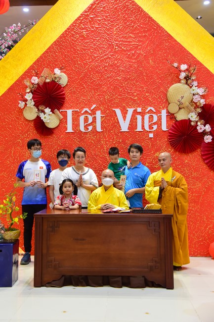 Monks and Buddhists wish a Happy Tet Most Thich Chan Tinh