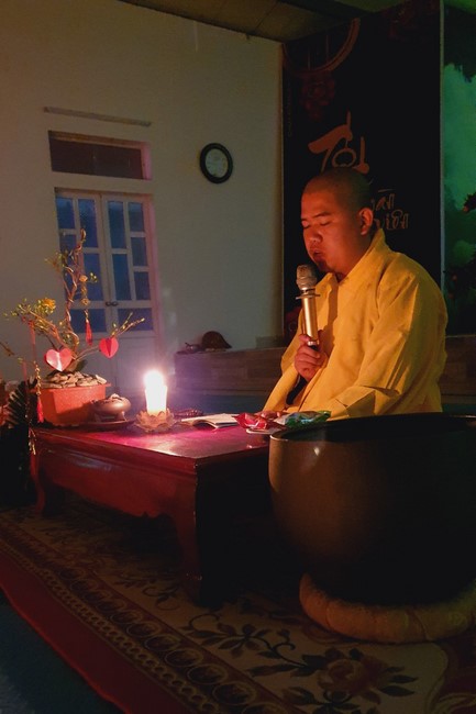 The 4th gratitude ceremony to disciples at Dong Cao pagoda.