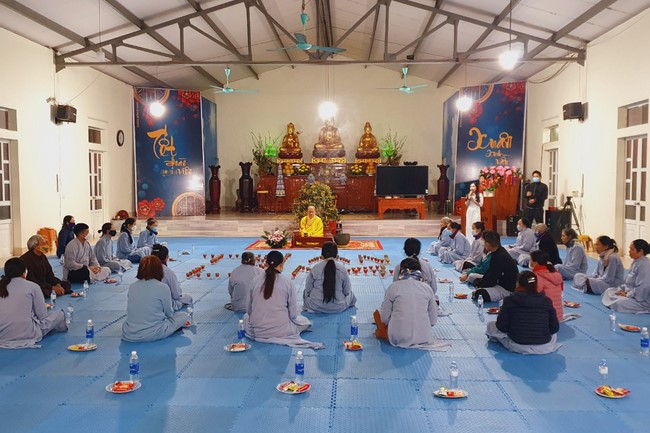 The 4th gratitude ceremony to disciples at Dong Cao pagoda.
