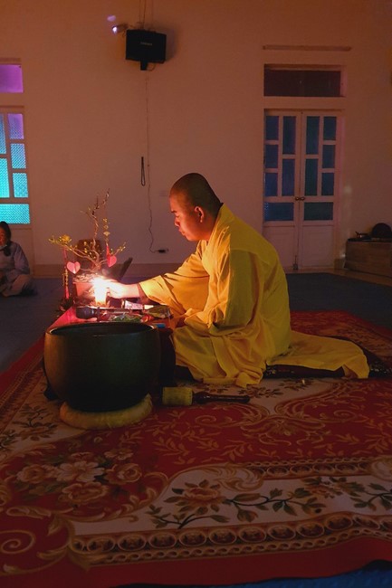 The 4th gratitude ceremony to disciples at Dong Cao pagoda.
