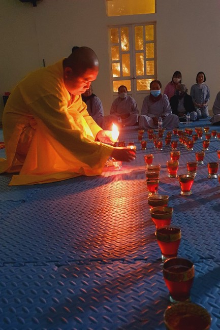 The 4th gratitude ceremony to disciples at Dong Cao pagoda.