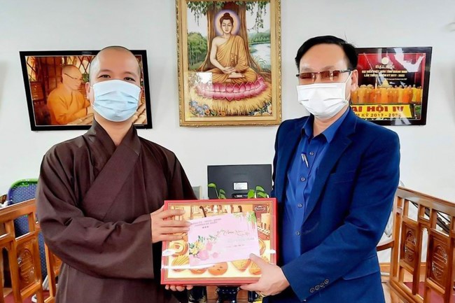 Lãnh đạo Các, Sở, Ban, Ngành tỉnh Quảng Ninh đến thăm và chúc tết chùa Tiêu Dao