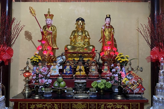 Affairs preparing for Lunar New Year at Vinh Phuc Pagoda