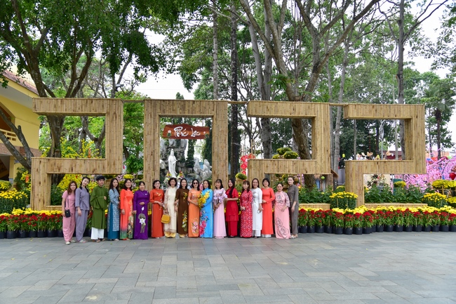 Du Xuân Hoằng Pháp 2022