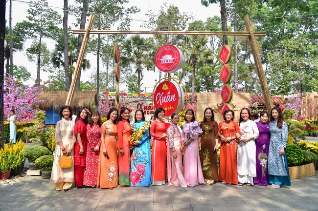 Du Xuân Hoằng Pháp 2022