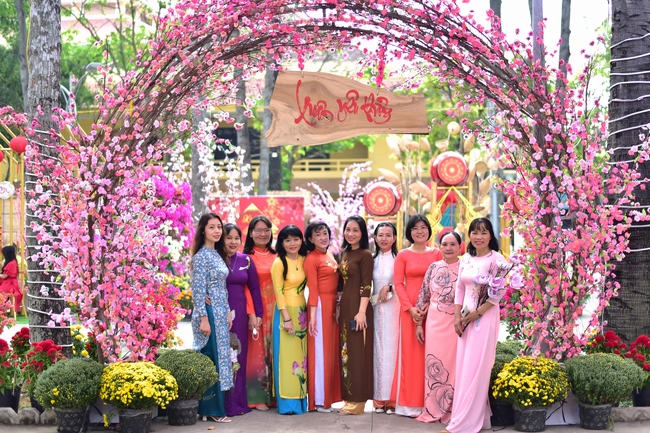 Du Xuân Hoằng Pháp 2022