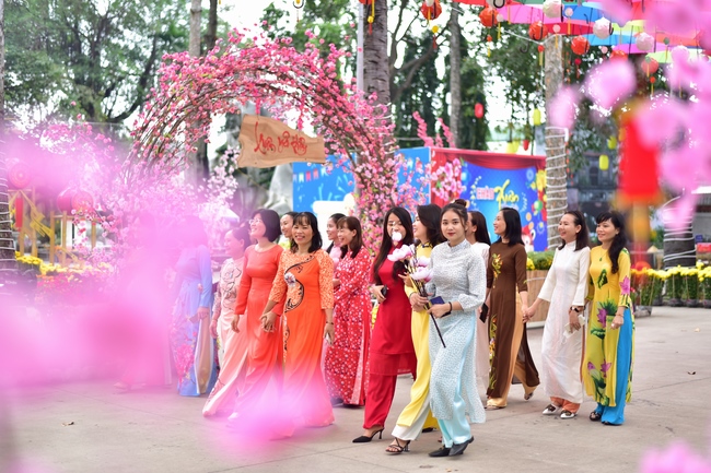 Du Xuân Hoằng Pháp 2022