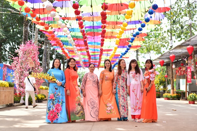 Du Xuân Hoằng Pháp 2022