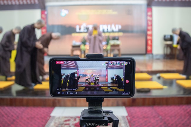 The rite Dharma thanking at Hoa Phuc pagoda