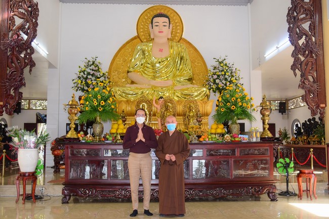 Visit Hoang Phap Pagoda of Artist Thanh Dien’s family