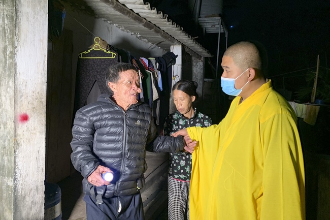 Charity trip to share love of Dong Cao Pagoda