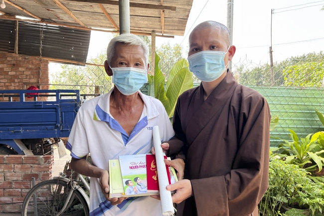 Gift giving program for Wisdom Nurturing class