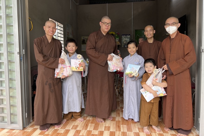 Gift giving program for Wisdom Nurturing class