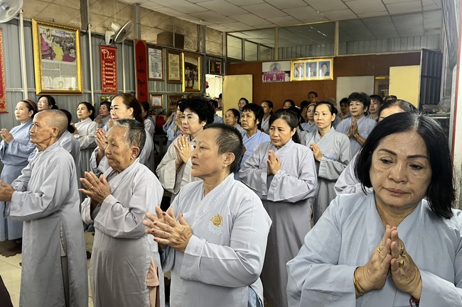One day Practice at Cambodia Hoang Phap Temple