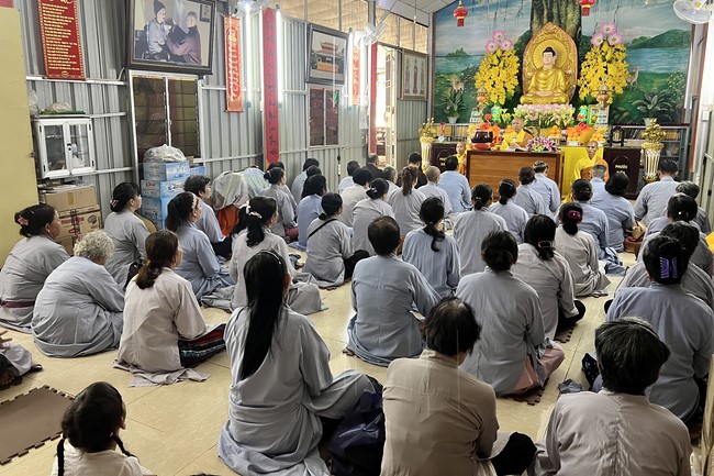 One day Practice at Cambodia Hoang Phap Temple