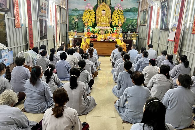 One day Practice at Cambodia Hoang Phap Temple