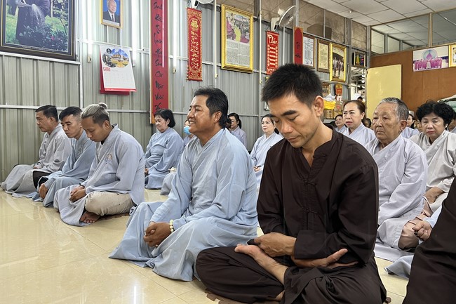 One day Practice at Cambodia Hoang Phap Temple