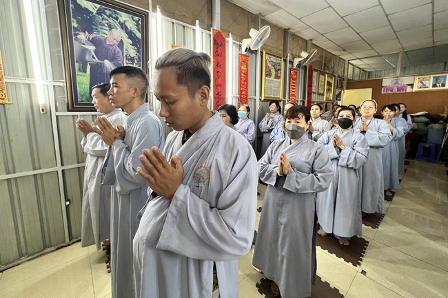 One day Practice at Cambodia Hoang Phap Temple