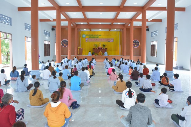 One-Day Peaceful Retreat at Dang Phap Pagoda