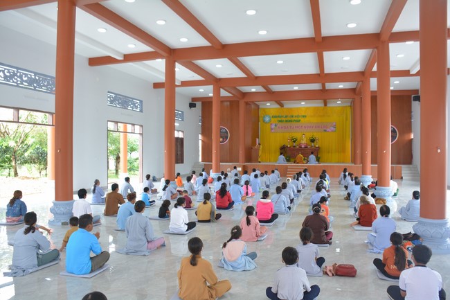 One-Day Peaceful Retreat at Dang Phap Pagoda