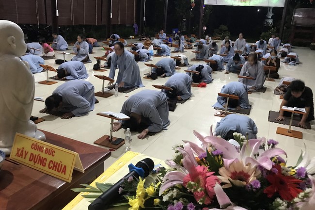 Periodic repentance ceremony at Suoi Phap Pagoda