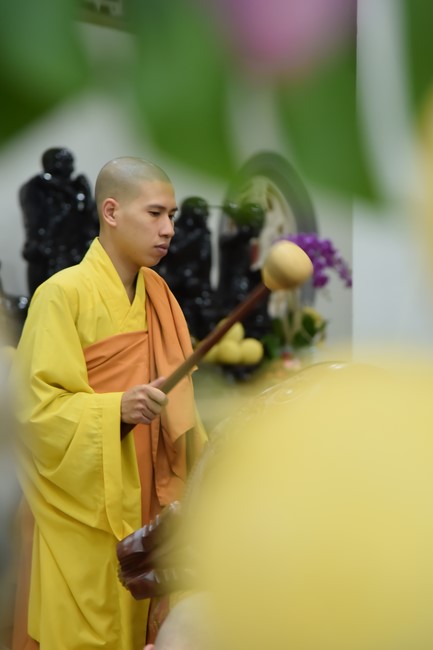 Prostrating five hundred names Bodhisattva Avalokitesvara