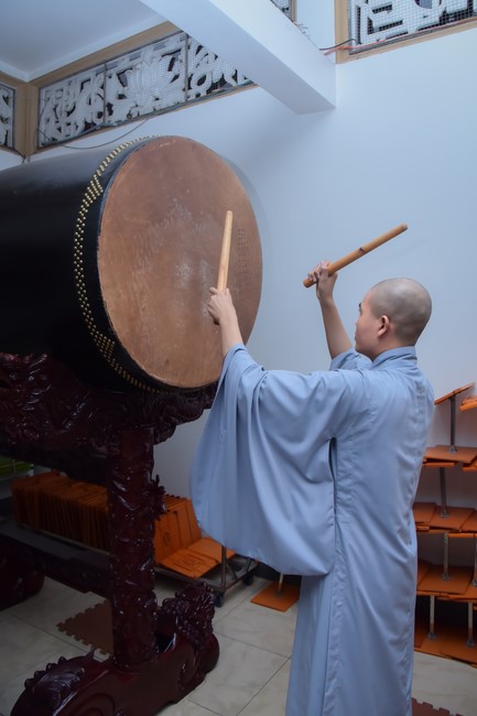 Prostrating five hundred names Bodhisattva Avalokitesvara