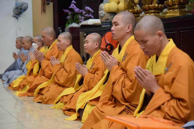 Prostrating five hundred names Bodhisattva Avalokitesvara