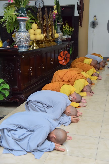 Prostrating five hundred names Bodhisattva Avalokitesvara