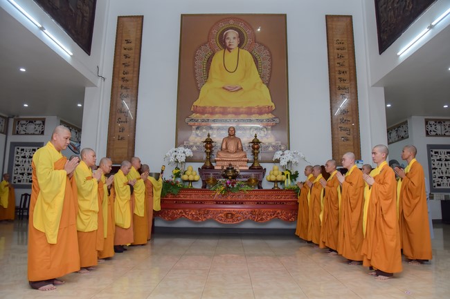 Prostrating five hundred names Bodhisattva Avalokitesvara