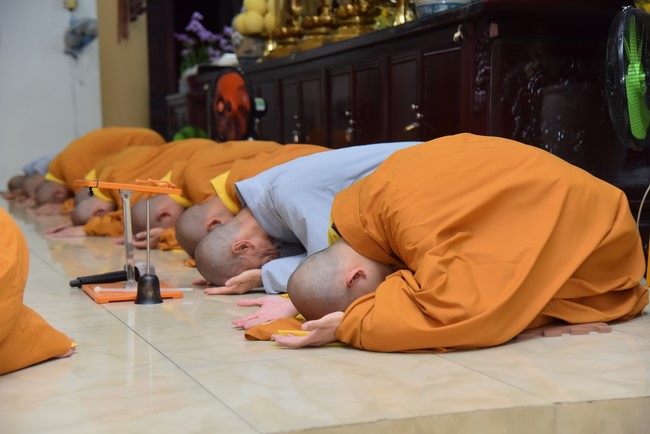 Prostrating five hundred names Bodhisattva Avalokitesvara