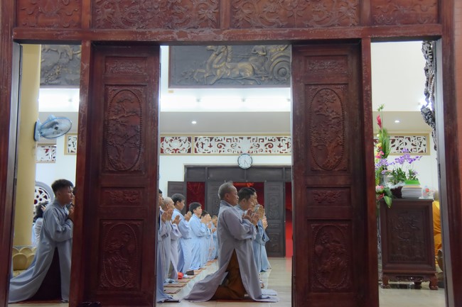 Prostrating five hundred names Bodhisattva Avalokitesvara