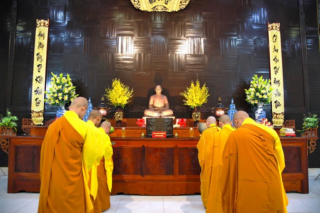 The 1st day of Peace Lighting Assembly on the anniversary Bodhisattva Avalokitesvara at Co Am Temple