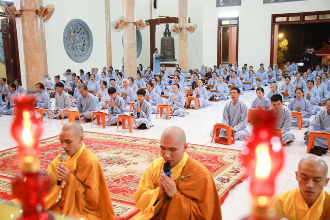 The 1st day of Peace Lighting Assembly on the anniversary Bodhisattva Avalokitesvara at Co Am Temple