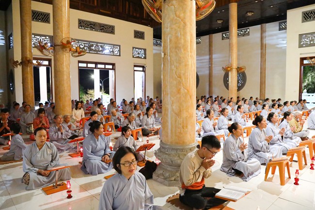 The 1st day of Peace Lighting Assembly on the anniversary Bodhisattva Avalokitesvara at Co Am Temple