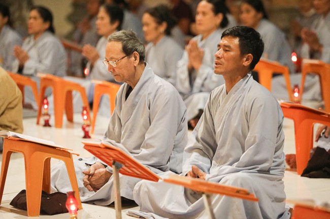 The 1st day of Peace Lighting Assembly on the anniversary Bodhisattva Avalokitesvara at Co Am Temple