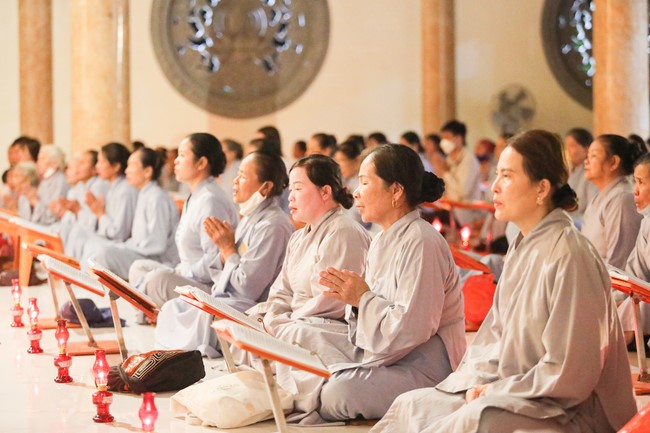 The 1st day of Peace Lighting Assembly on the anniversary Bodhisattva Avalokitesvara at Co Am Temple