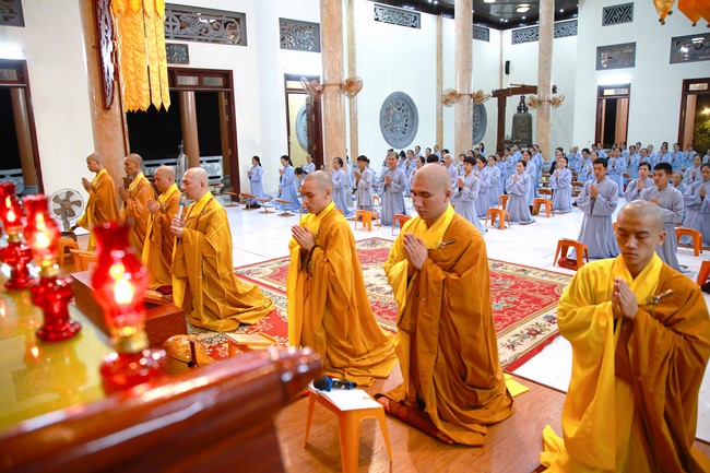 The 1st day of Peace Lighting Assembly on the anniversary Bodhisattva Avalokitesvara at Co Am Temple