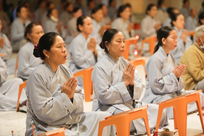 The 1st day of Peace Lighting Assembly on the anniversary Bodhisattva Avalokitesvara at Co Am Temple