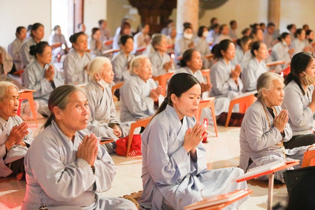 The 1st day of Peace Lighting Assembly on the anniversary Bodhisattva Avalokitesvara at Co Am Temple