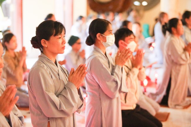 The 1st day of Peace Lighting Assembly on the anniversary Bodhisattva Avalokitesvara at Co Am Temple