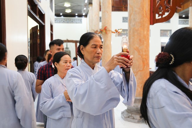 The 1st day of Peace Lighting Assembly on the anniversary Bodhisattva Avalokitesvara at Co Am Temple