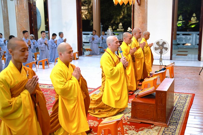 The 1st day of Peace Lighting Assembly on the anniversary Bodhisattva Avalokitesvara at Co Am Temple