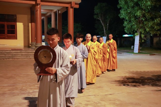 The commemoration of Avalokitesvara Bodhisattva 's ordination of  Co Am Pagoda